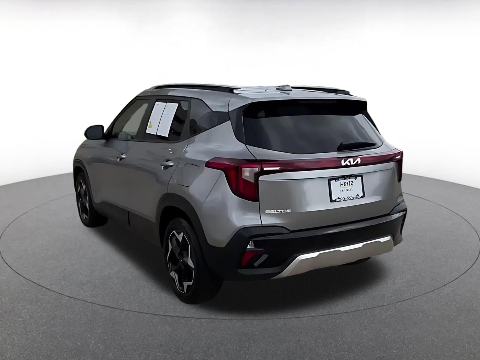 Used 2025 Kia Seltos S image 11