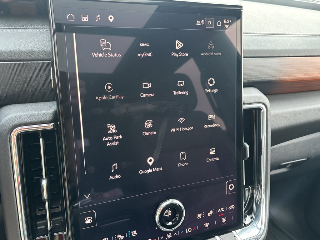 Used 2026 GMC Yukon Denali w/ Sun & Power Step Package AWD/4WD image 18