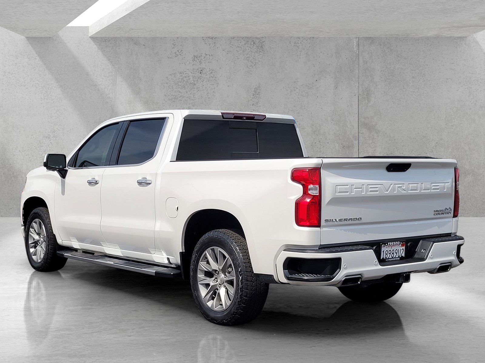 Used 2019 Chevrolet Silverado 1500 High Country w/ Technology Package image 6