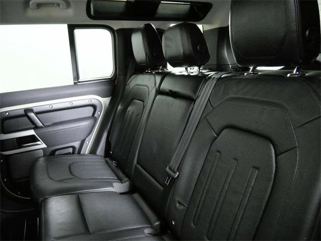 Used 2022 Land Rover Defender 110 SE image 15