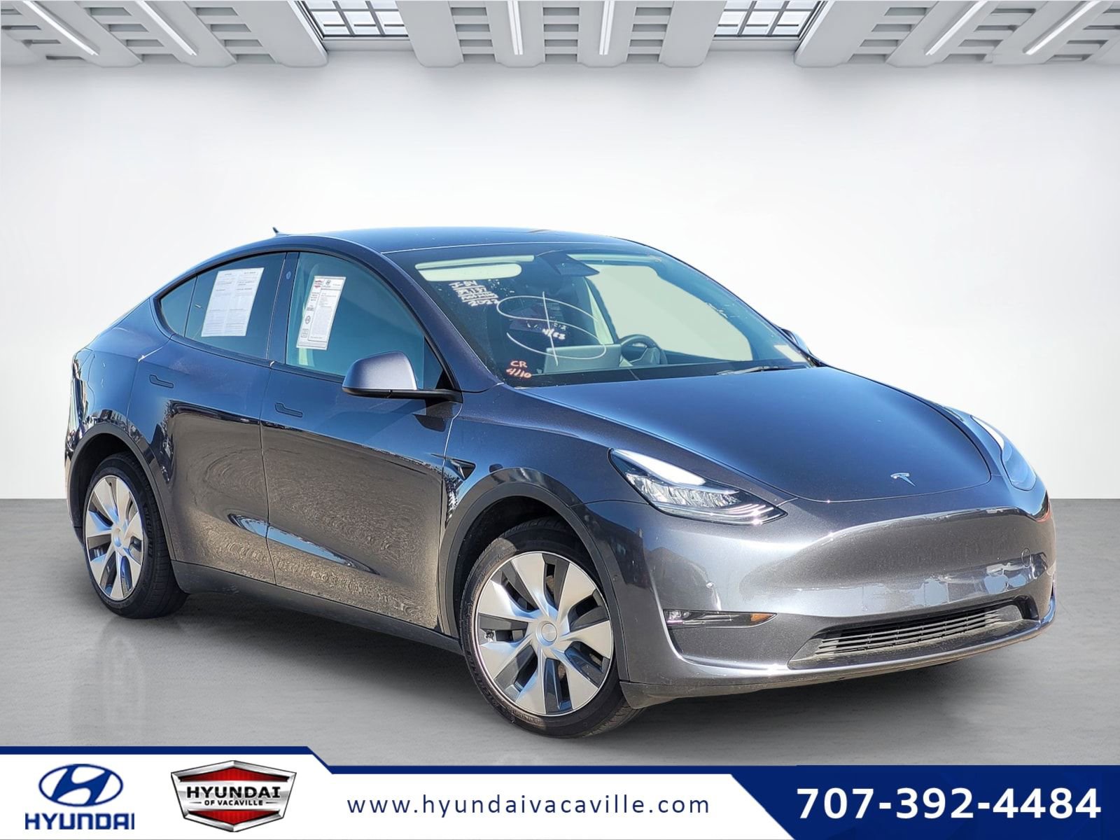 Used 2022 Tesla Model Y Long Range AWD/4WD image 1