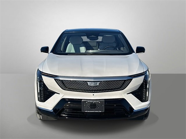 Used 2025 Cadillac Optiq Luxury 2 image 24
