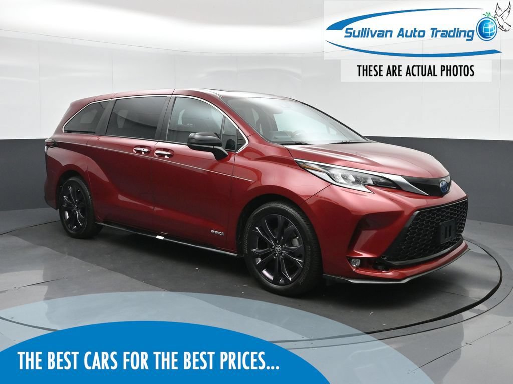 Used 2021 Toyota Sienna XSE FWD image 1