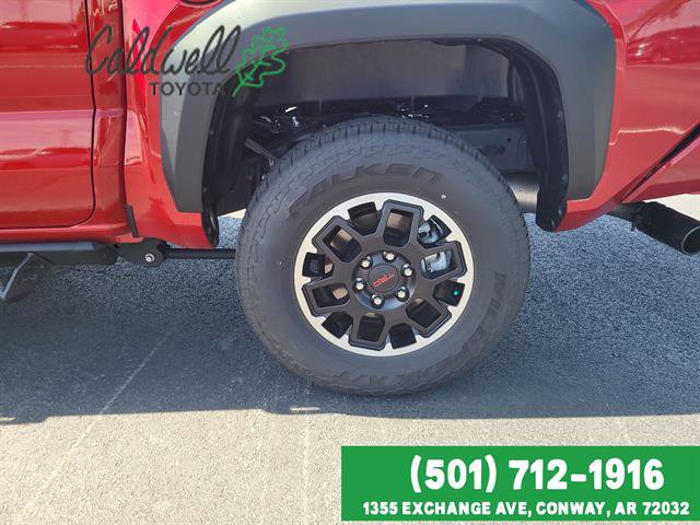 Certified 2025 Toyota Tacoma TRD Off-Road AWD/4WD image 9