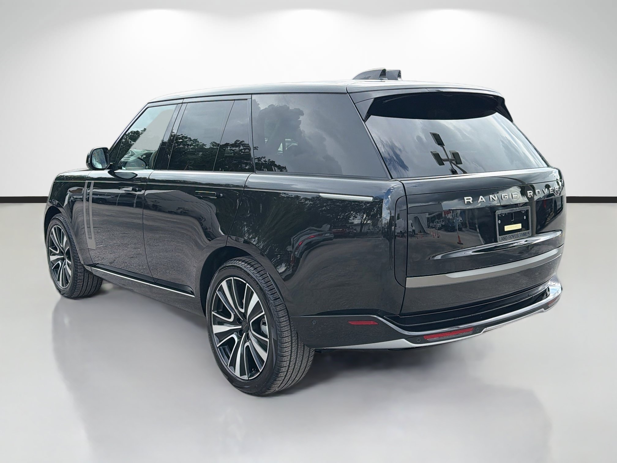New 2026 Land Rover Range Rover SE AWD/4WD image 3