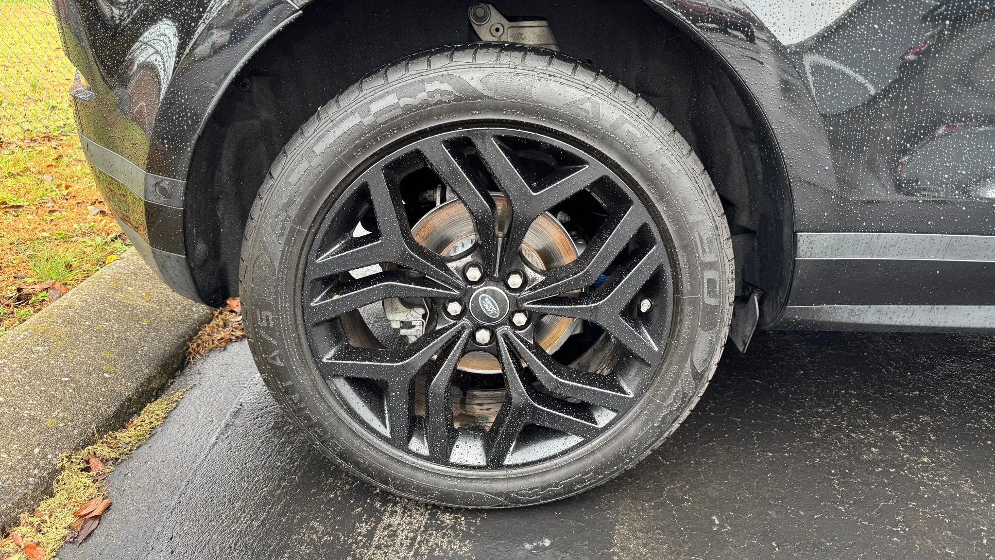 Used 2020 Land Rover Range Rover Evoque SE image 38