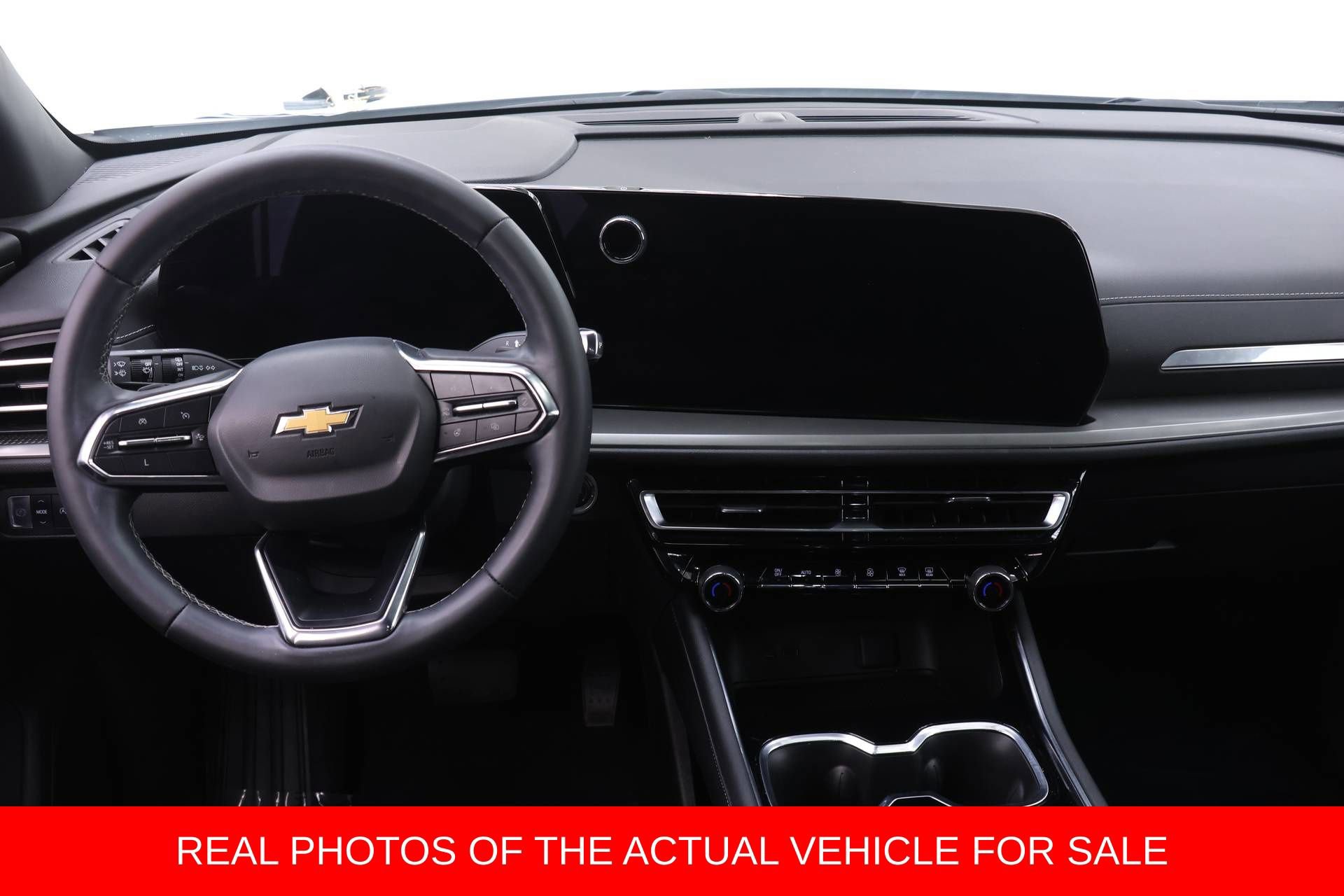 Used 2024 Chevrolet Traverse LS image 5