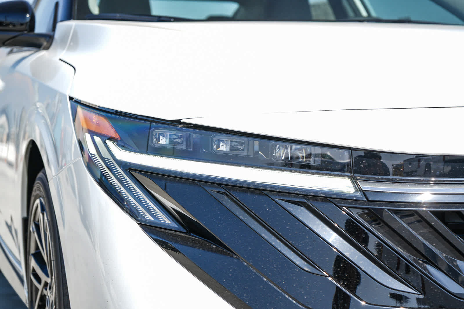 New 2027 Nissan Sentra SR w/ SR Premium Package FWD image 4
