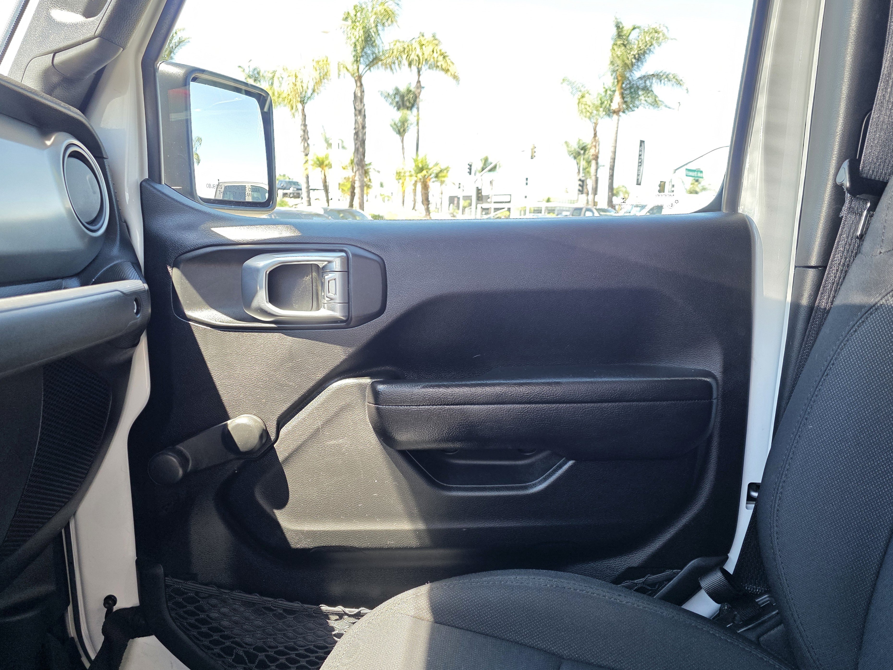 Certified 2022 Jeep Gladiator Sport AWD/4WD image 13