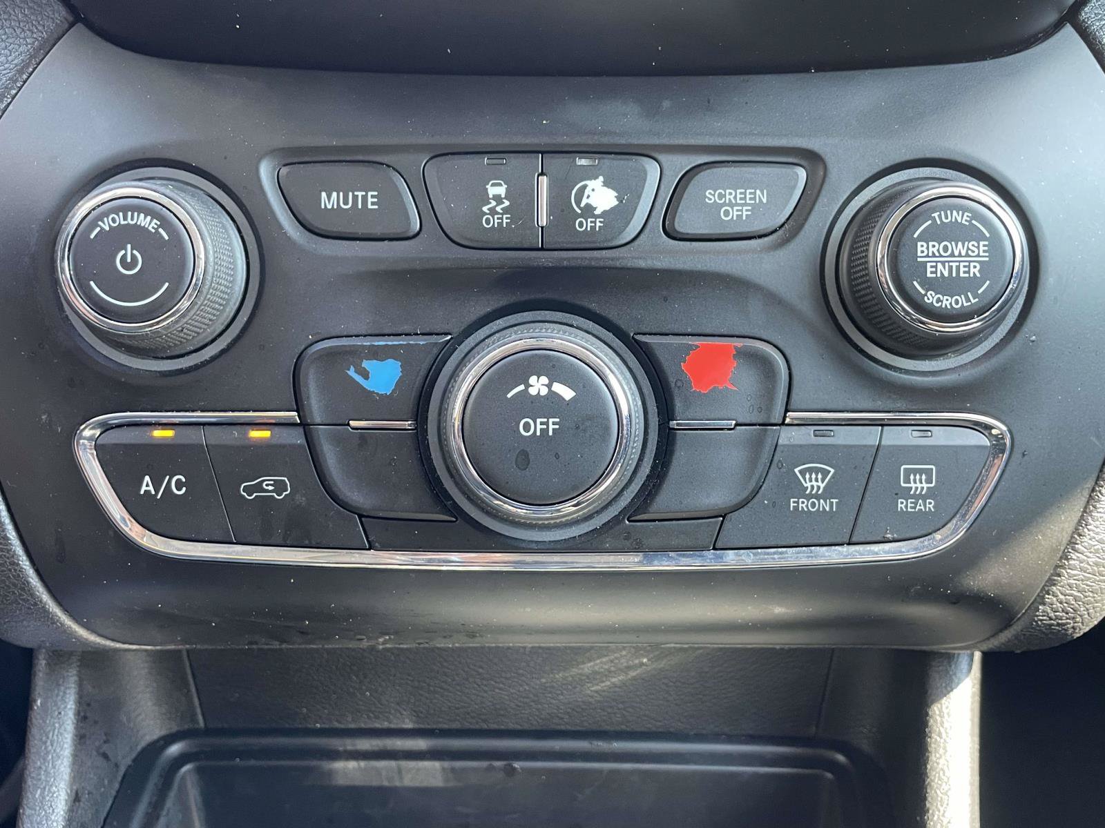 Used 2021 Jeep Cherokee Latitude Lux w/ Sun & Sound Group FWD image 29