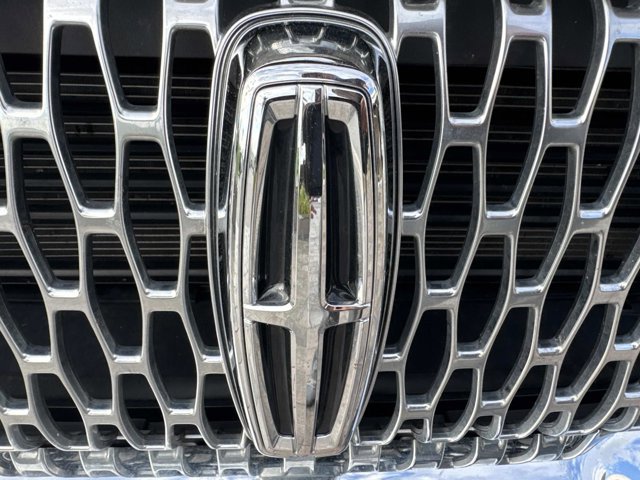 Certified 2022 Lincoln Corsair Reserve w/ Equipment Group 201A image 8