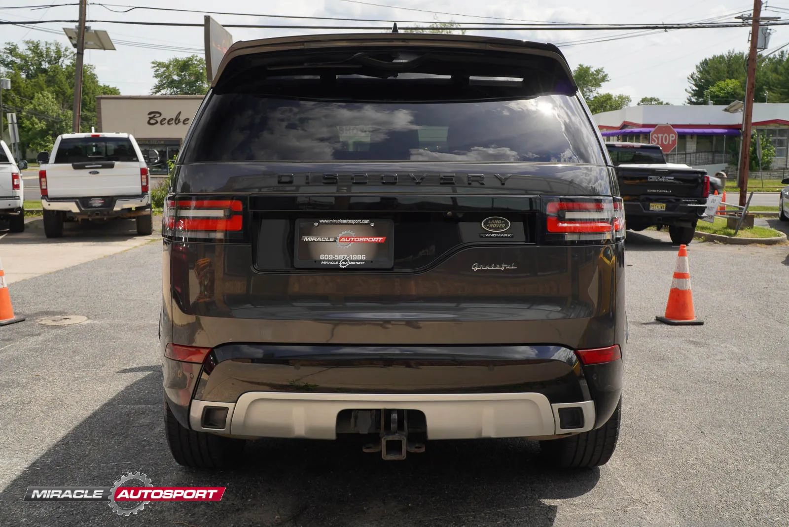 Used 2020 Land Rover Discovery Landmark AWD/4WD image 6