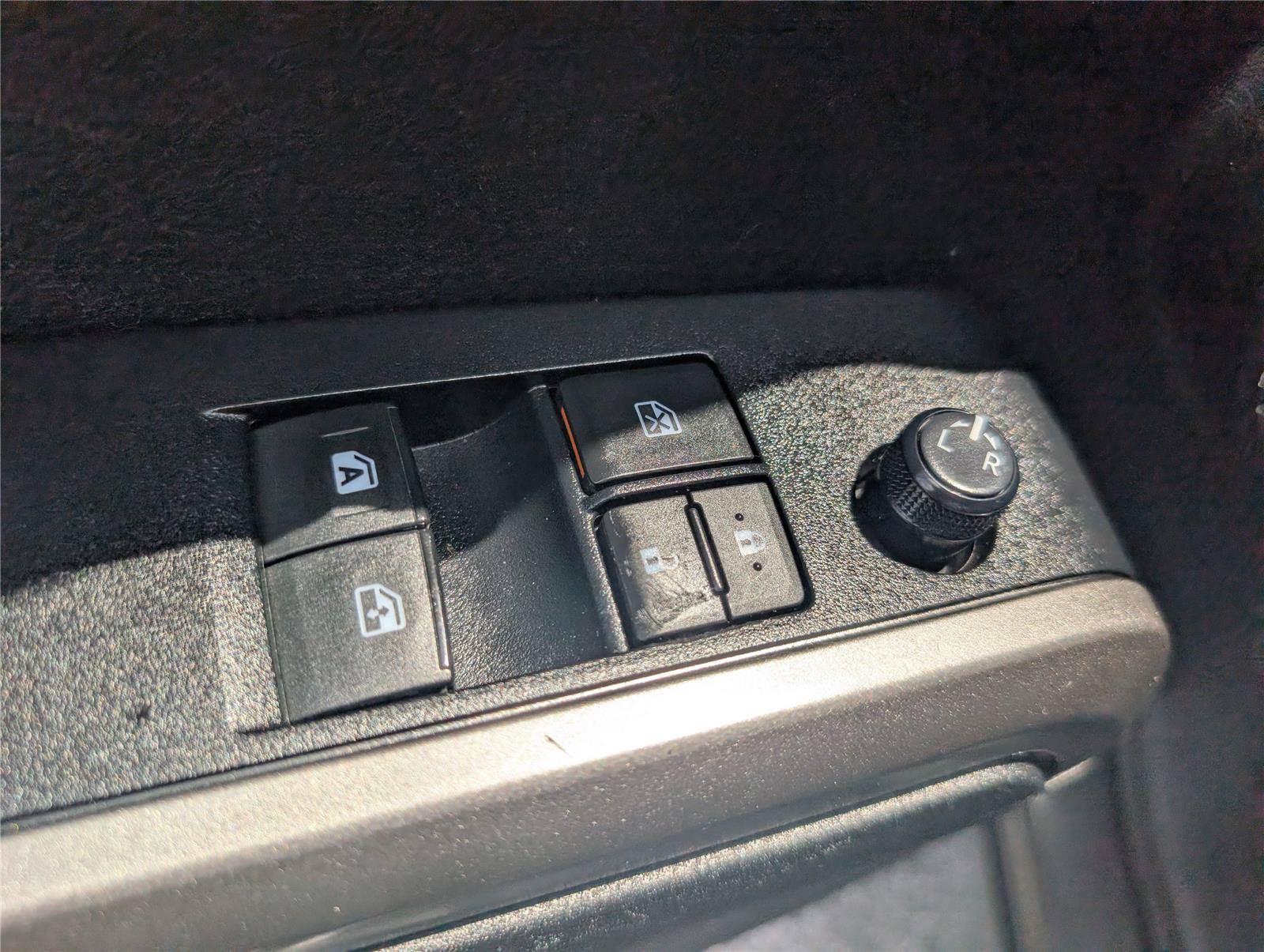 Used 2022 Toyota Tacoma SR5 RWD image 19