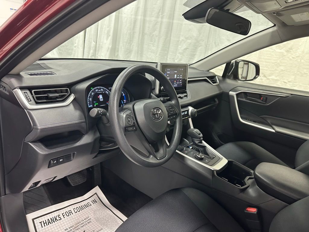 Used 2025 Toyota RAV4 LE AWD/4WD image 15