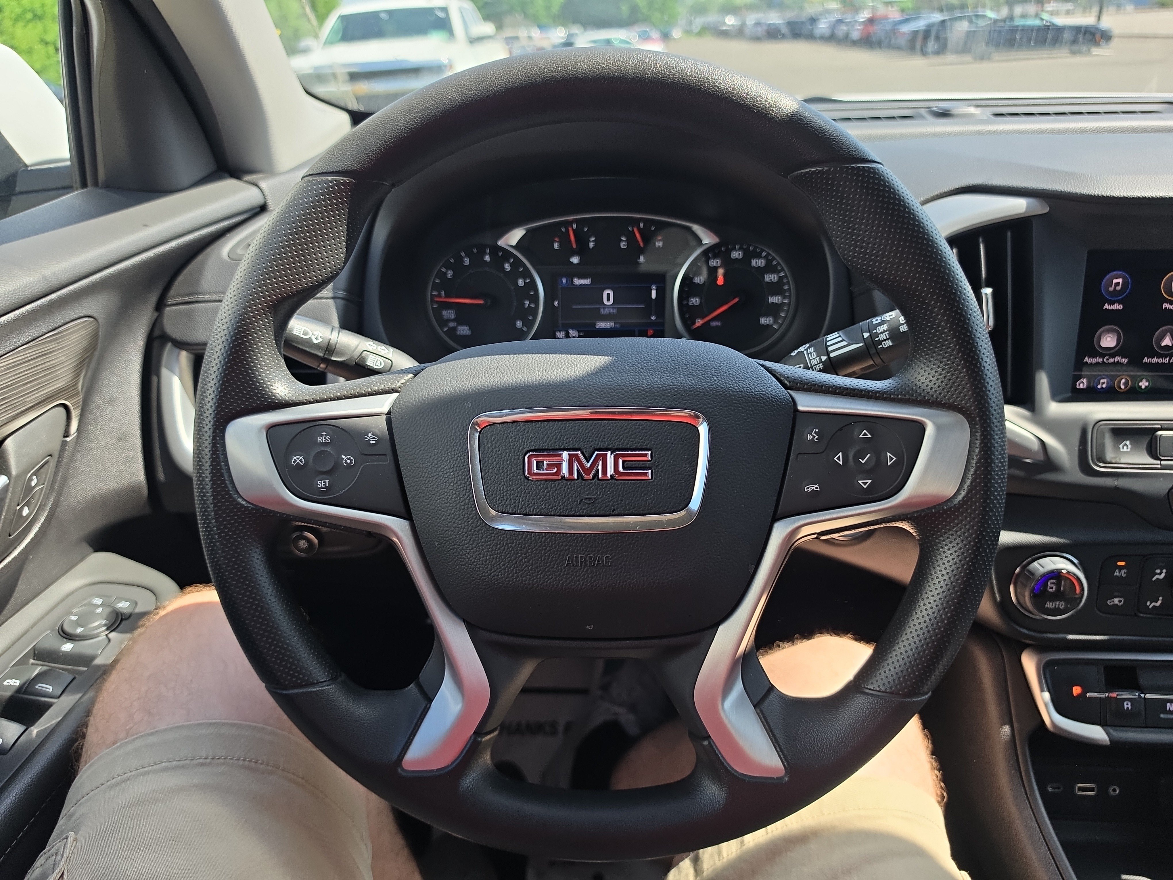 Used 2024 GMC Terrain SLE w/ Driver Convenience Package AWD/4WD image 19