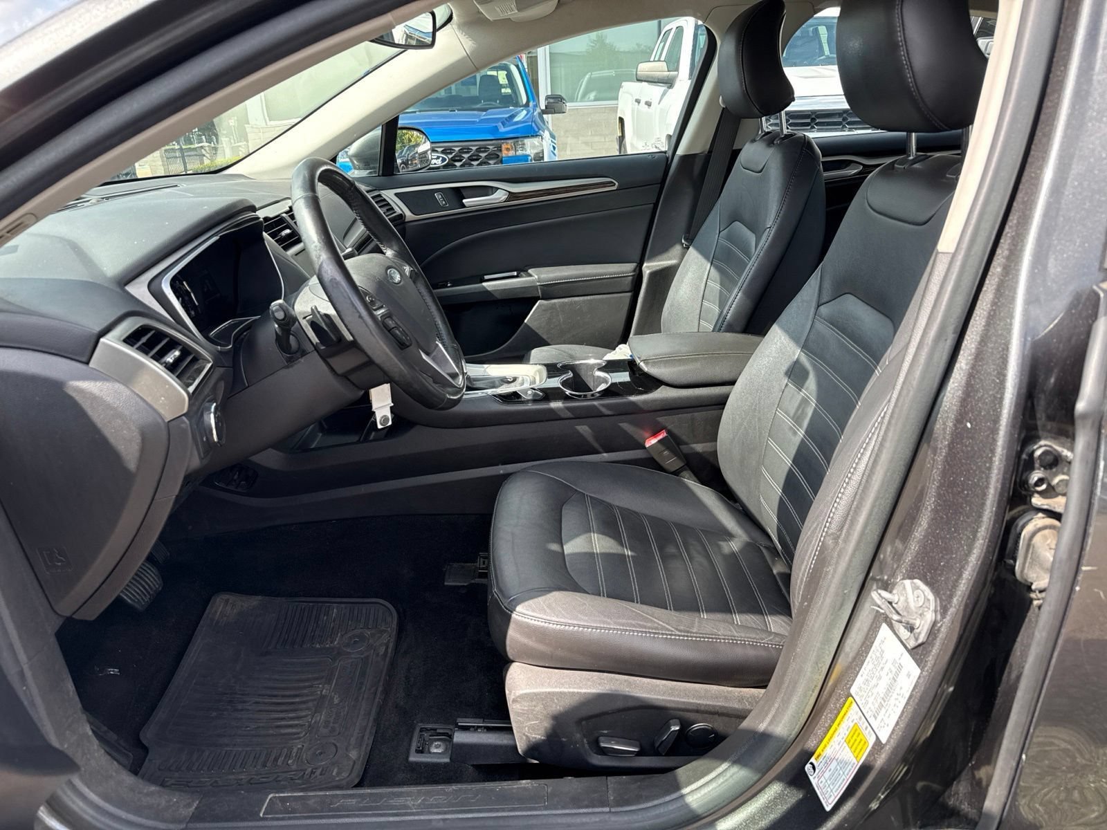 Used 2015 Ford Fusion SE w/ Equipment Group 202A FWD image 14