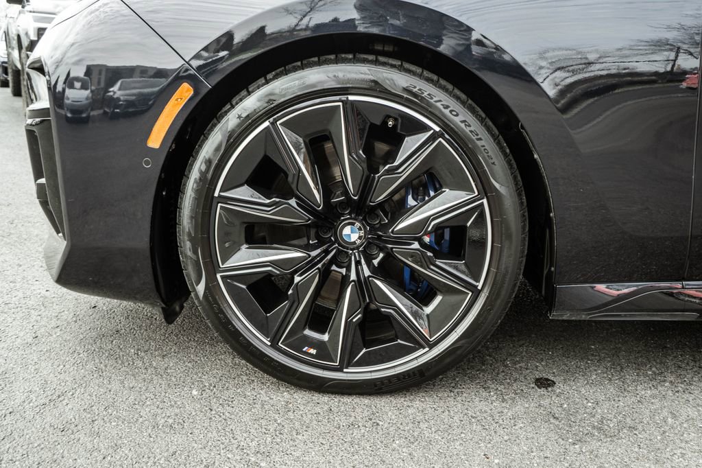 Used 2023 BMW 760i xDrive w/ Executive Package AWD/4WD image 36