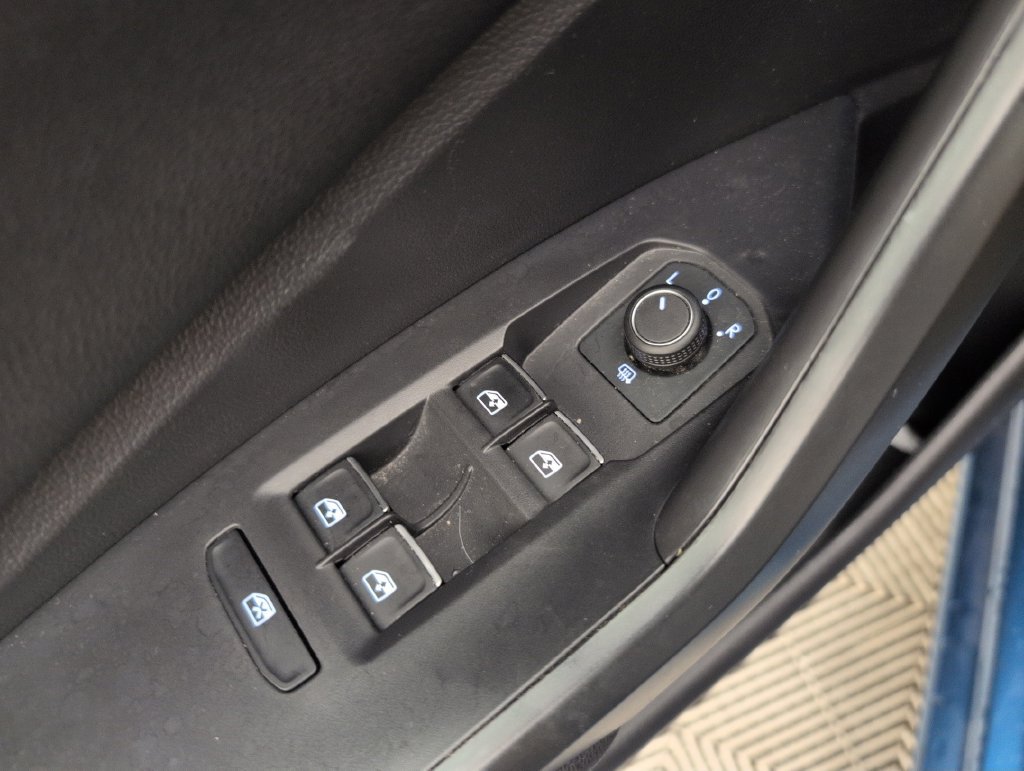 Used 2021 Volkswagen Jetta SEL FWD image 32