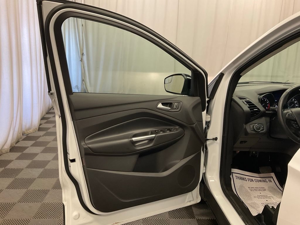 Used 2018 Ford Escape SE w/ SE Sport Appearance Package AWD/4WD image 22