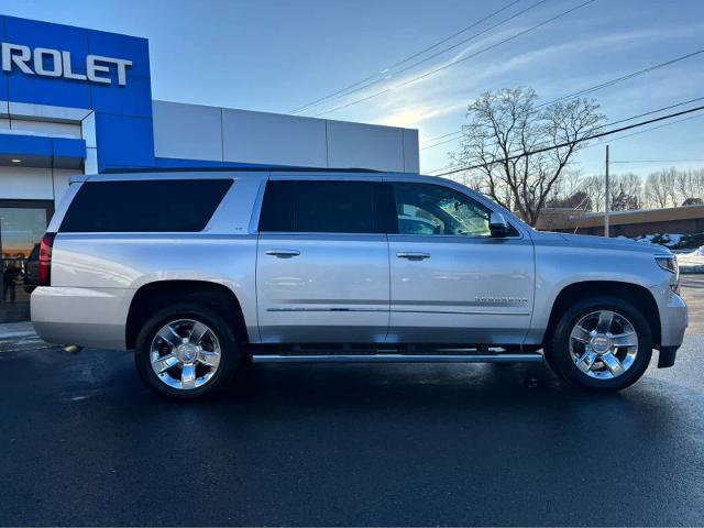 Used 2017 Chevrolet Suburban LT w/ LT Signature Package image 12