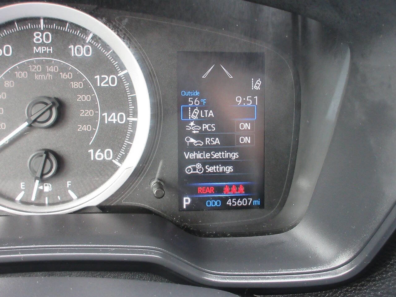 Used 2022 Toyota Corolla LE FWD image 31