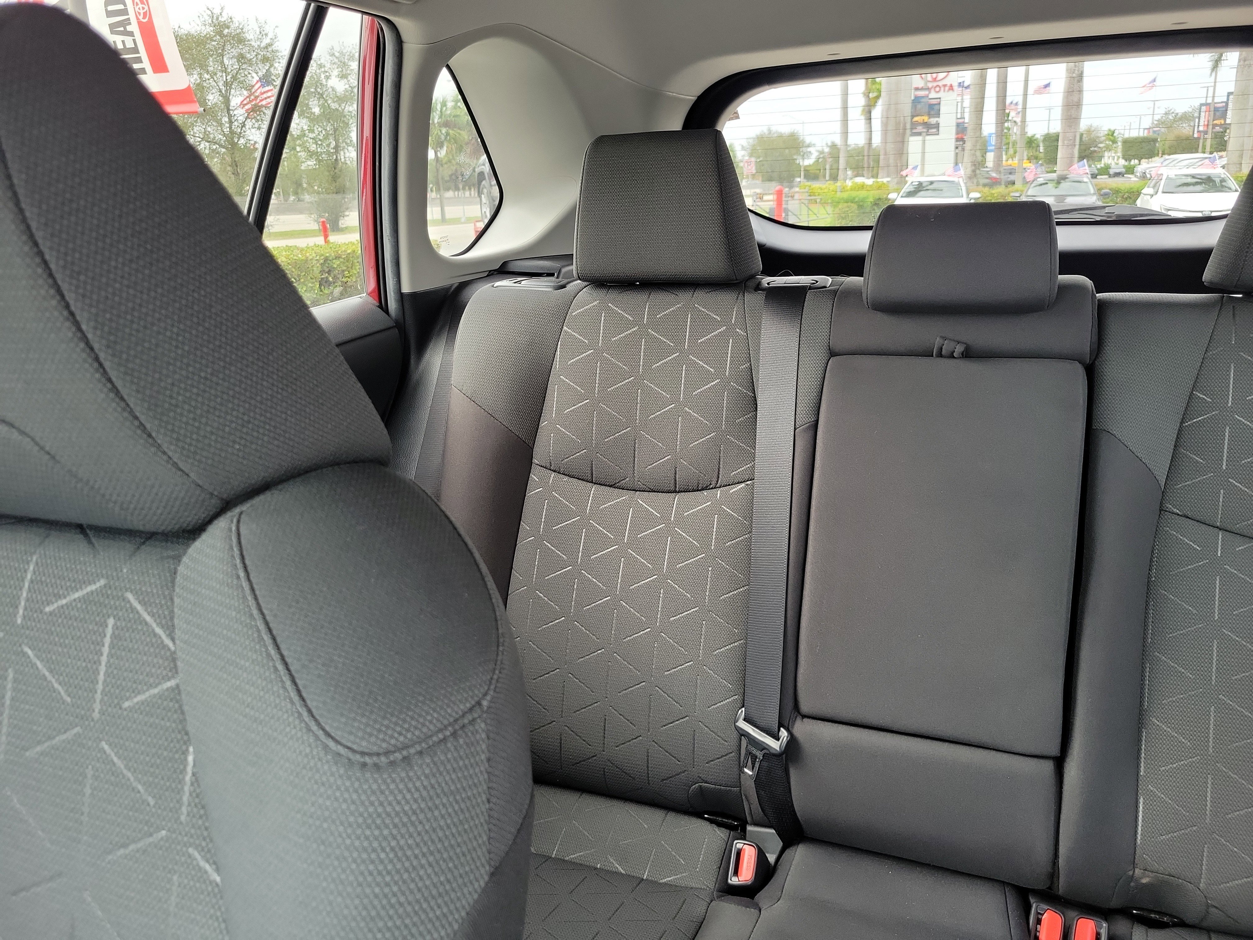 Used 2021 Toyota RAV4 XLE image 20