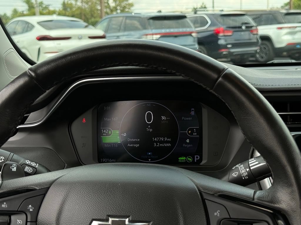 Used 2022 Chevrolet Bolt EUV LT w/ Comfort Package FWD image 7