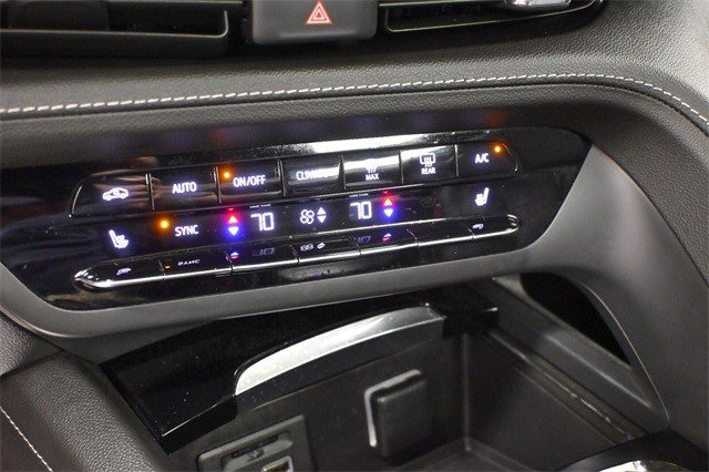 Certified 2022 Buick Envision Essence w/ Technology Package II image 18