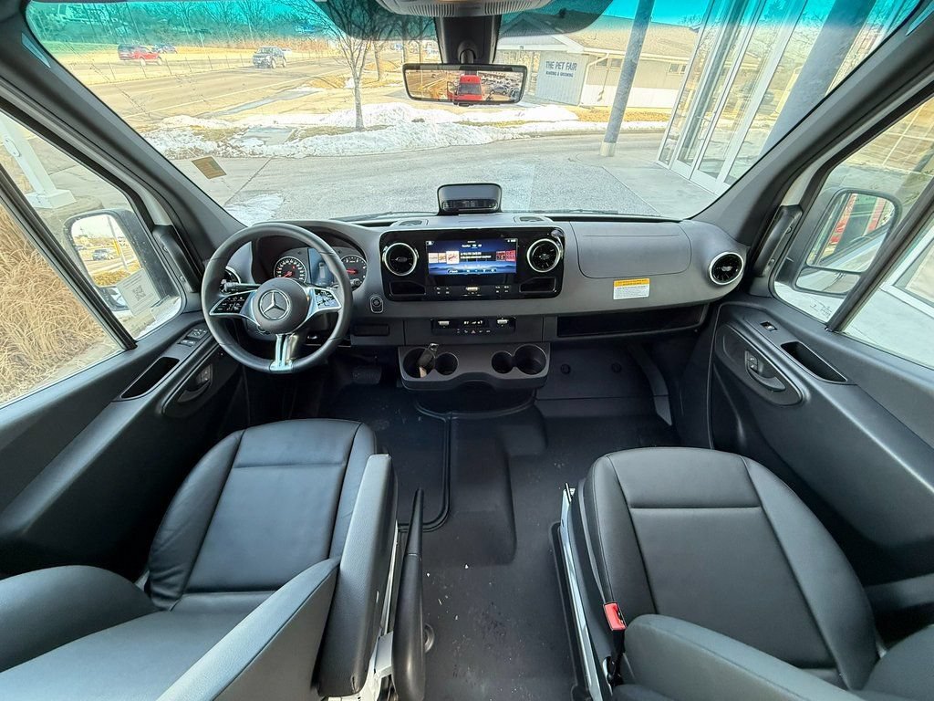 New 2025 Mercedes-Benz Sprinter 2500 image 26