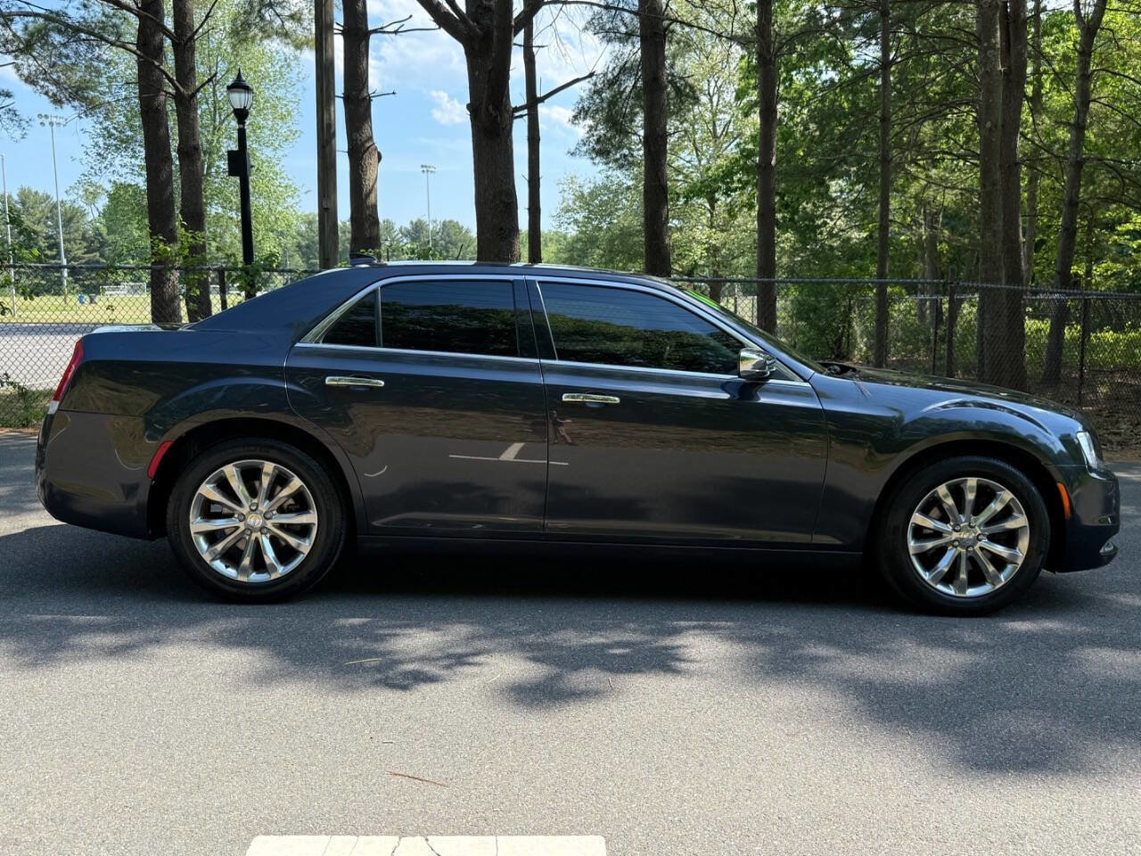 Used 2016 Chrysler 300 C AWD/4WD image 4