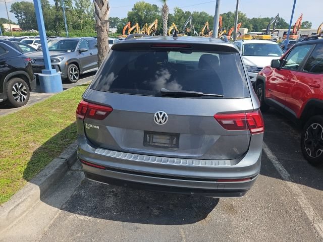 Used 2021 Volkswagen Tiguan SE R-Line FWD image 4