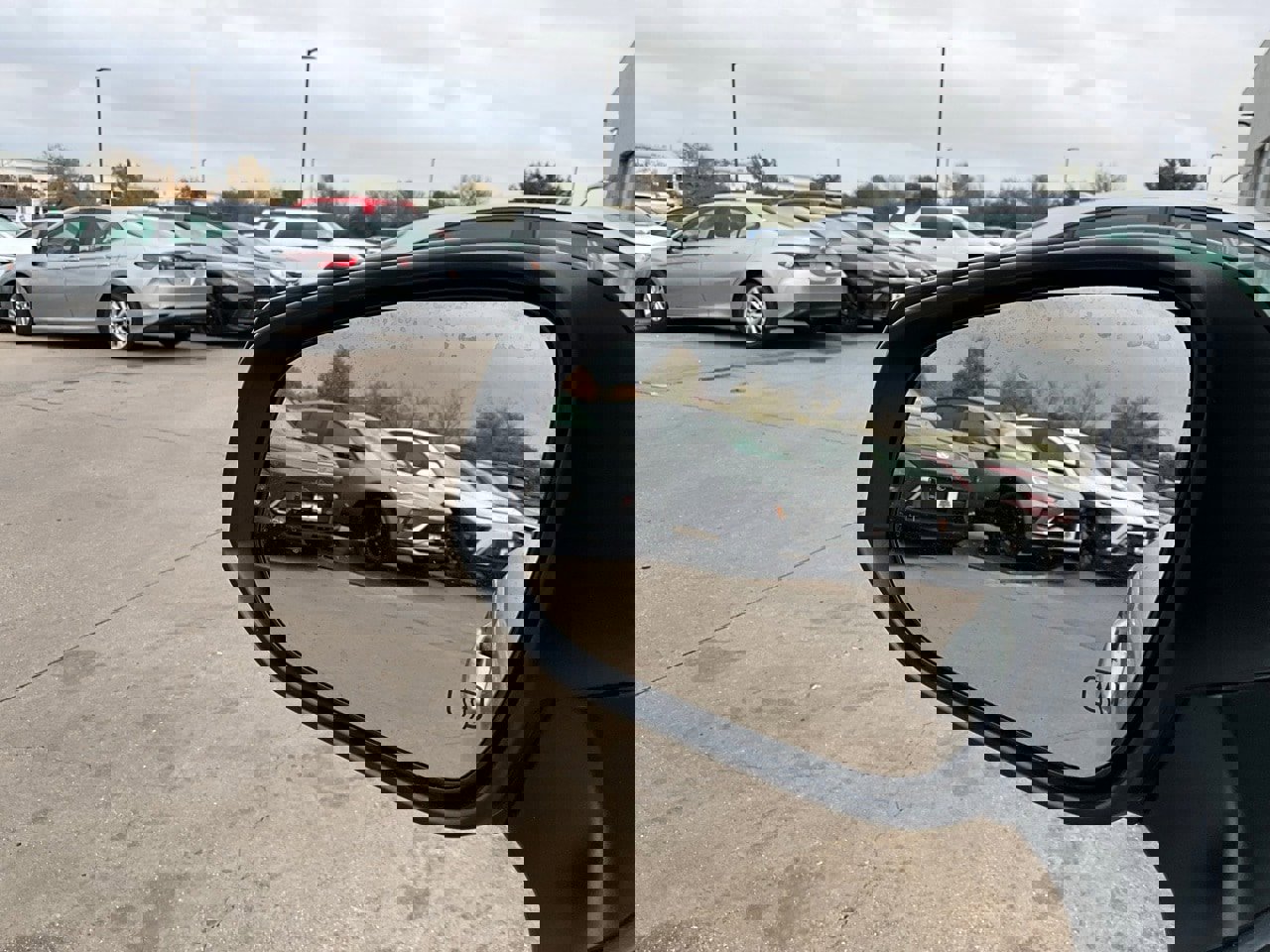 Used 2025 Toyota Corolla Cross LE image 18