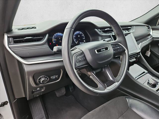 Used 2023 Jeep Grand Cherokee L Laredo RWD image 10