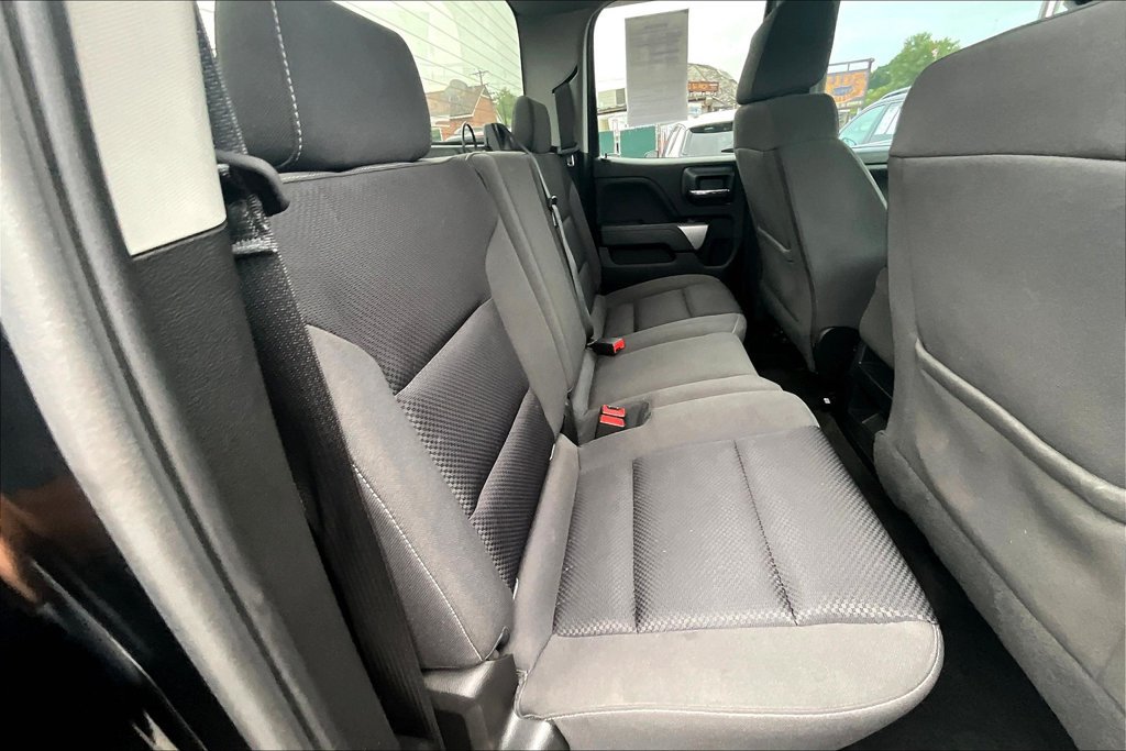 Used 2018 Chevrolet Silverado 1500 LT w/ Midnight Edition AWD/4WD image 25