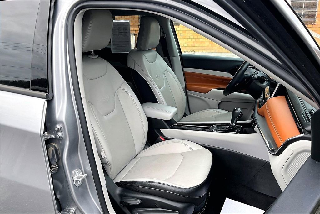 Used 2022 Jeep Compass Limited image 7