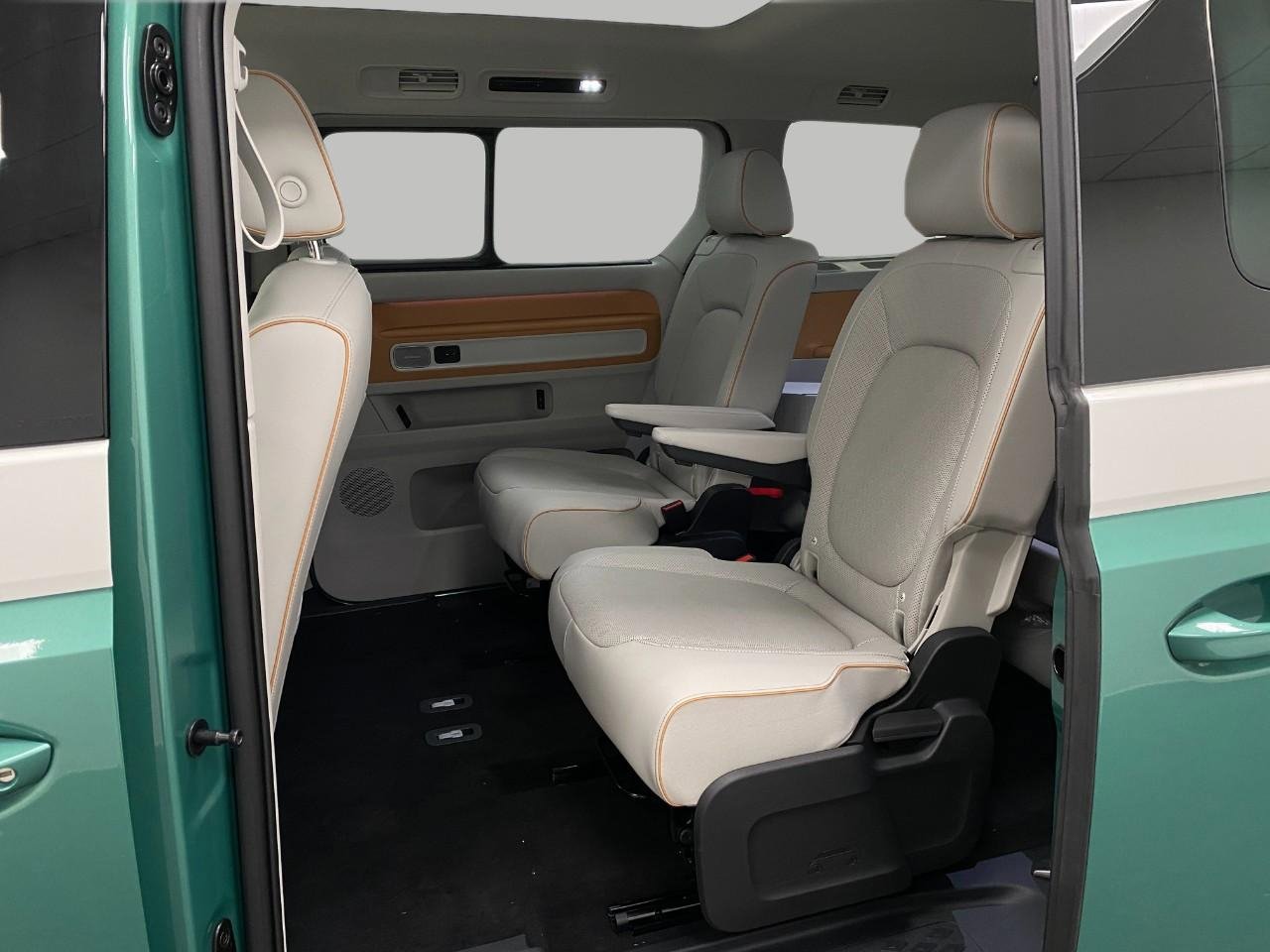 New 2025 Volkswagen ID. Buzz 1st Edition image 27