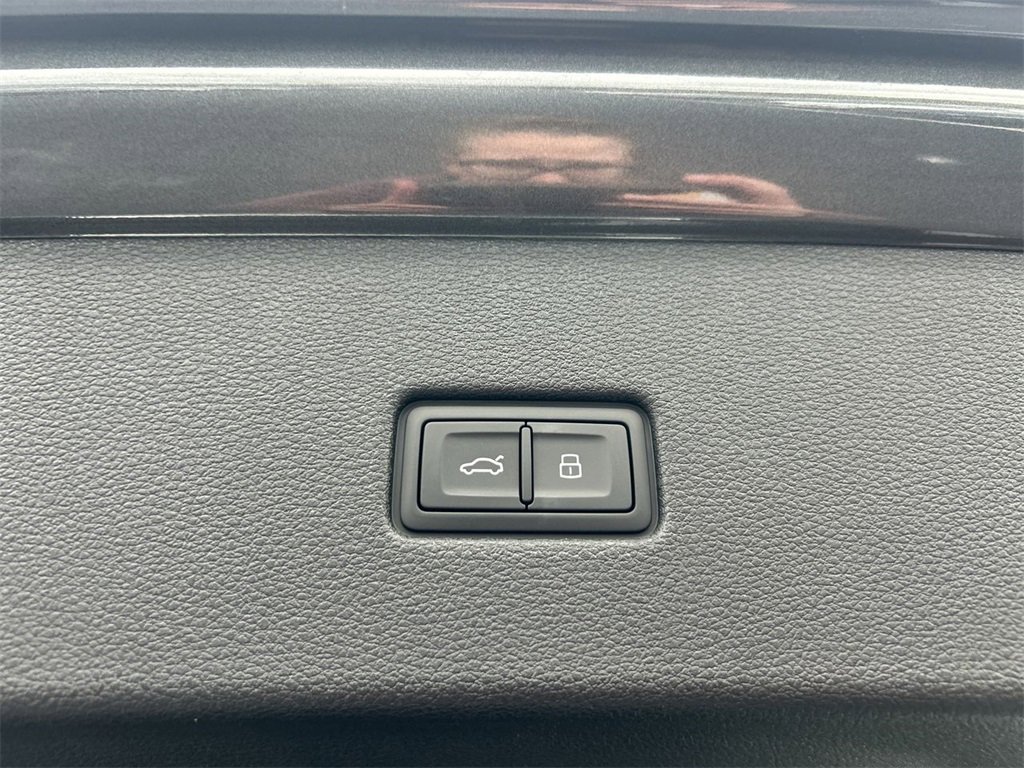 New 2026 Audi SQ8 Premium Plus image 35