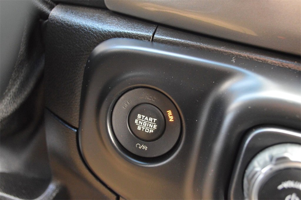 Used 2020 Jeep Wrangler Unlimited Sahara image 22
