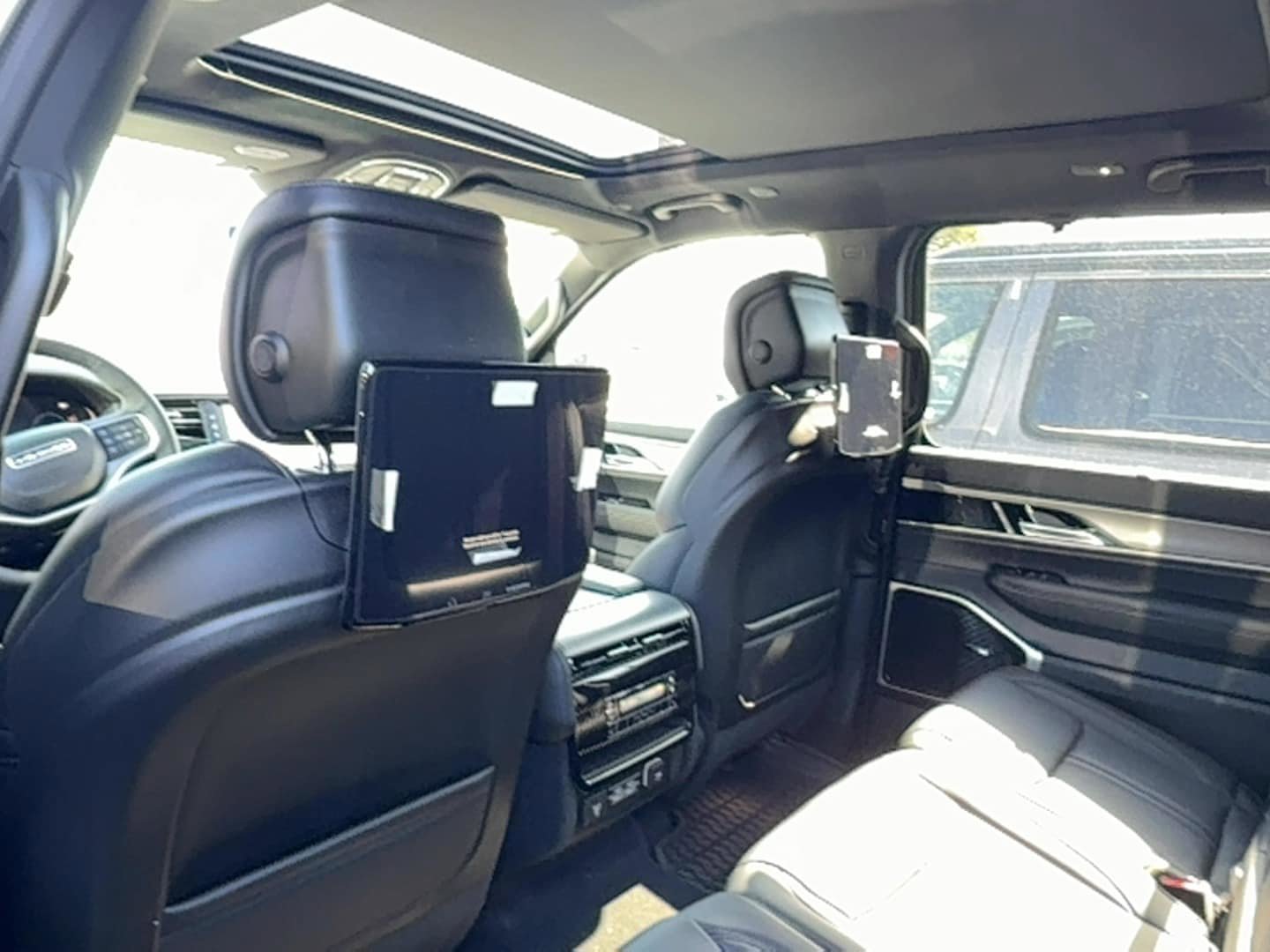 New 2026 Jeep Grand Wagoneer L Limited AWD/4WD image 11
