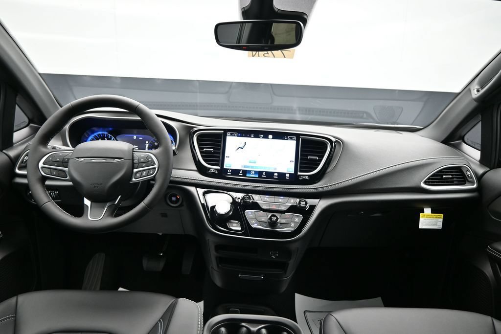 New 2027 Chrysler Pacifica Select FWD image 12