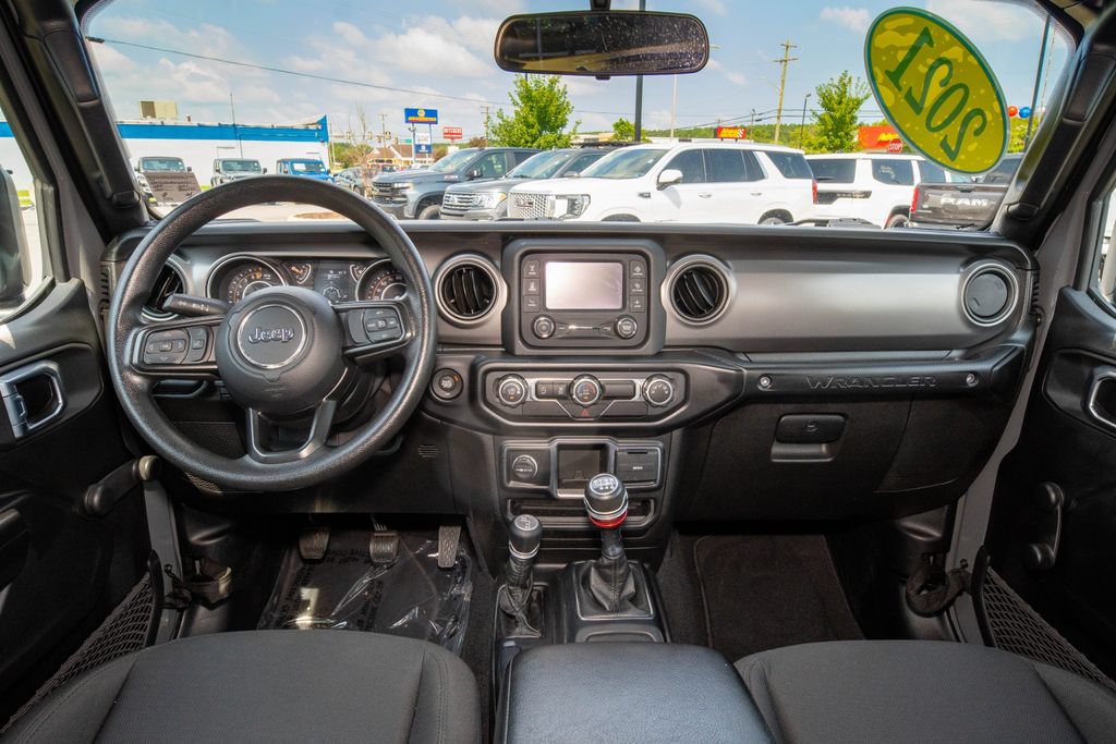Used 2021 Jeep Wrangler Unlimited Sport AWD/4WD image 16