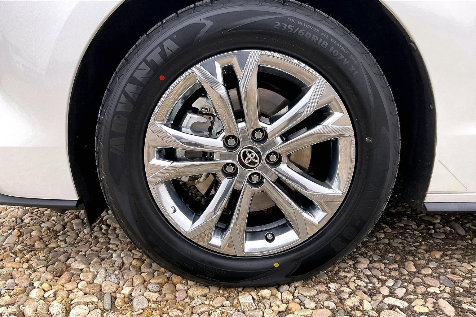 Used 2022 Toyota Sienna Platinum image 24