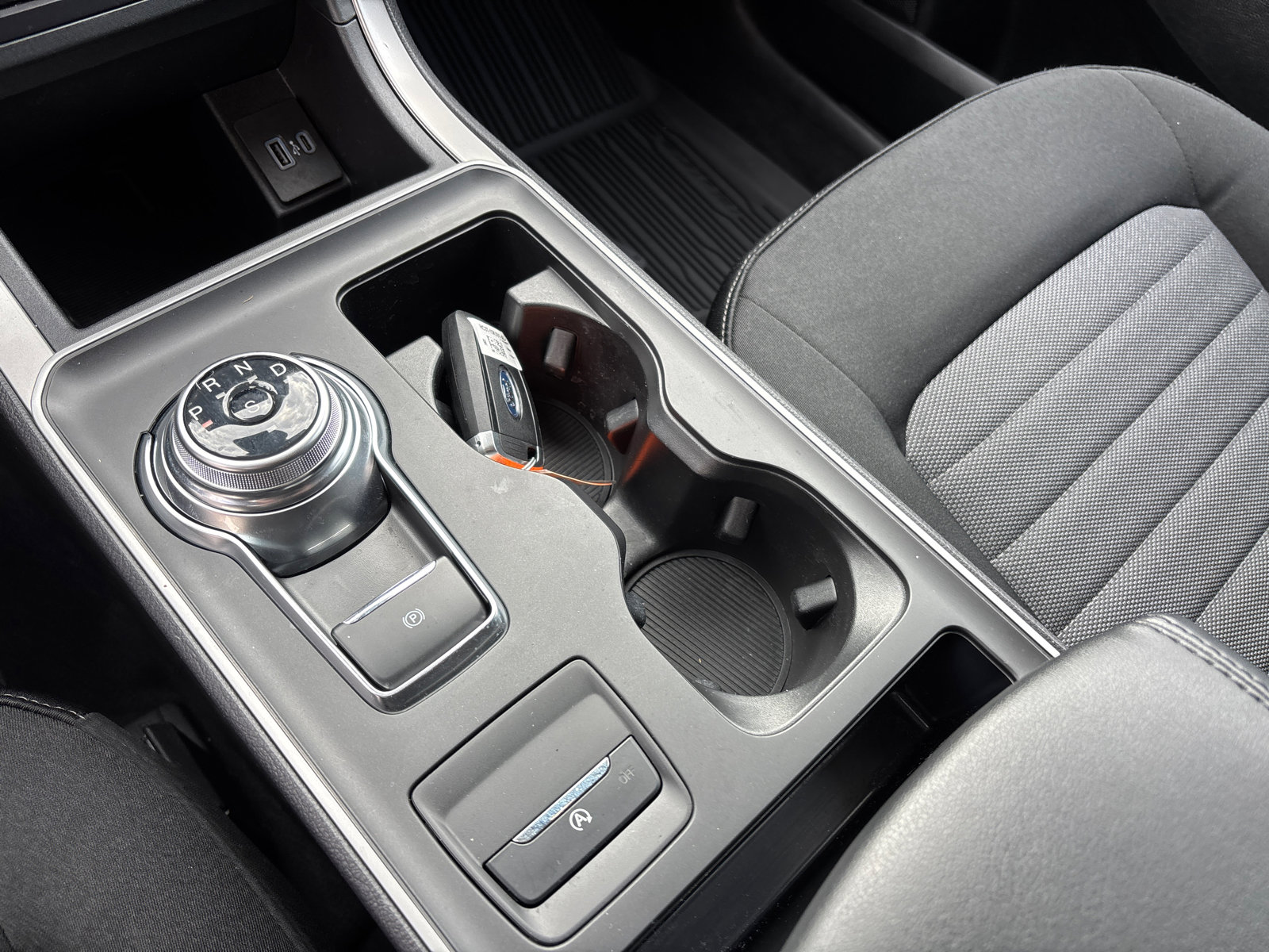 Used 2023 Ford Edge SE w/ Black Appearance Package image 24