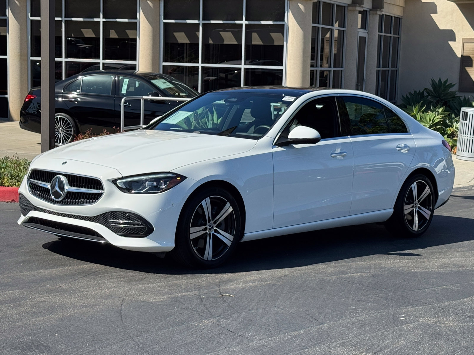 Used 2025 Mercedes-Benz C 300 4MATIC Sedan image 4