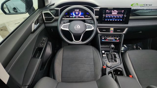 Used 2025 Volkswagen Taos SE AWD/4WD image 38