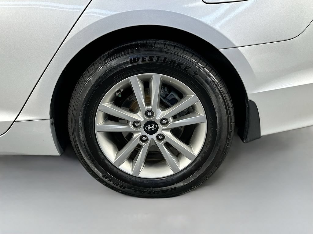 Used 2015 Hyundai Sonata SE w/ Option Group 09 FWD image 32