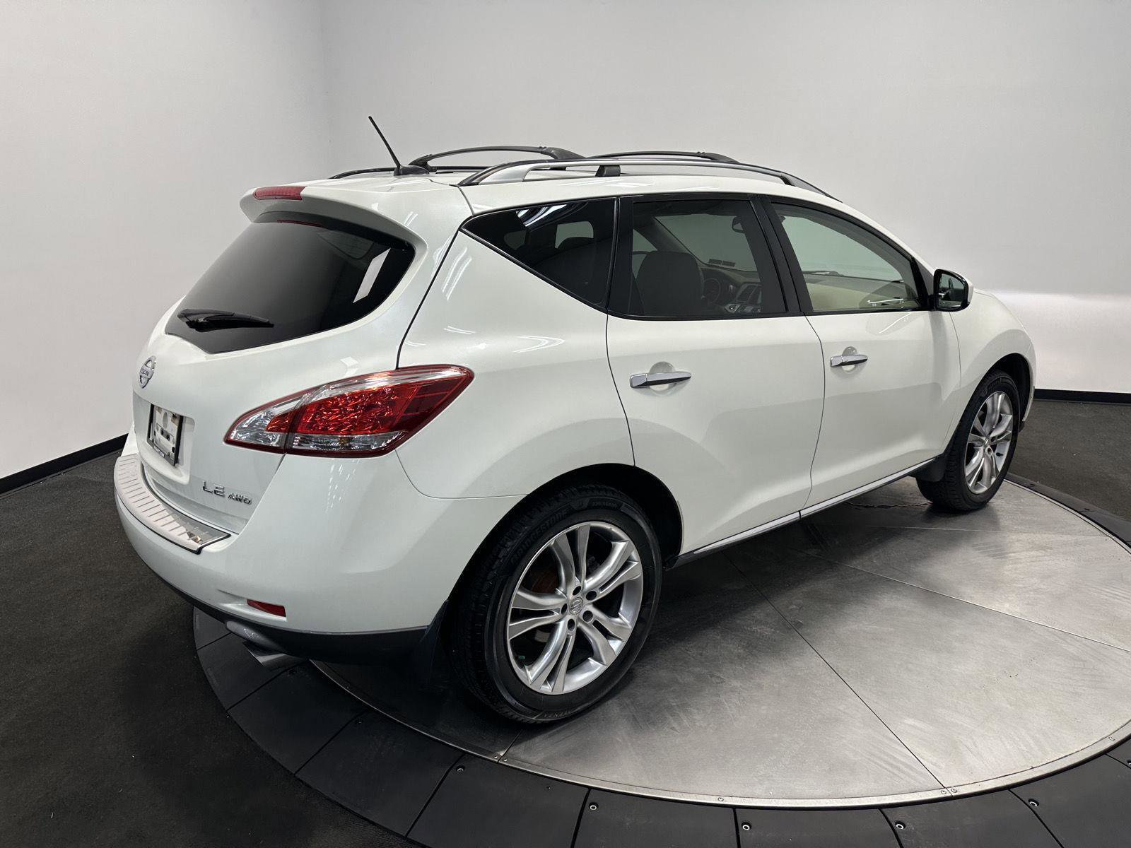 Used 2011 Nissan Murano LE w/ Navigation Pkg image 7