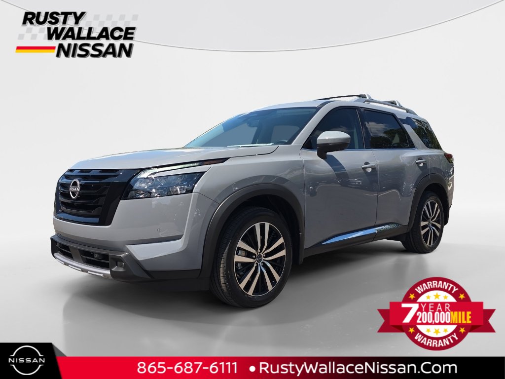 New 2025 Nissan Pathfinder Platinum w/ Black Appearance Package