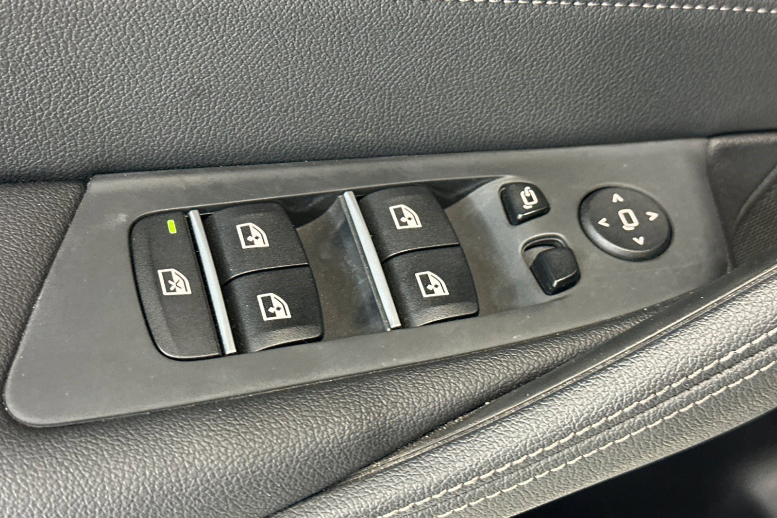 Used 2023 BMW 530i w/ M Sport Package image 13