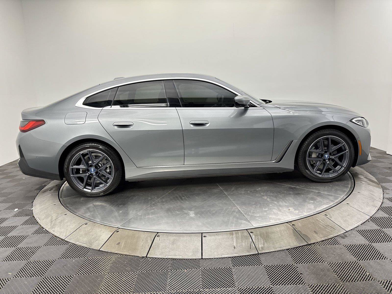 Used 2023 BMW i4 eDrive35 w/ Premium Package RWD image 17